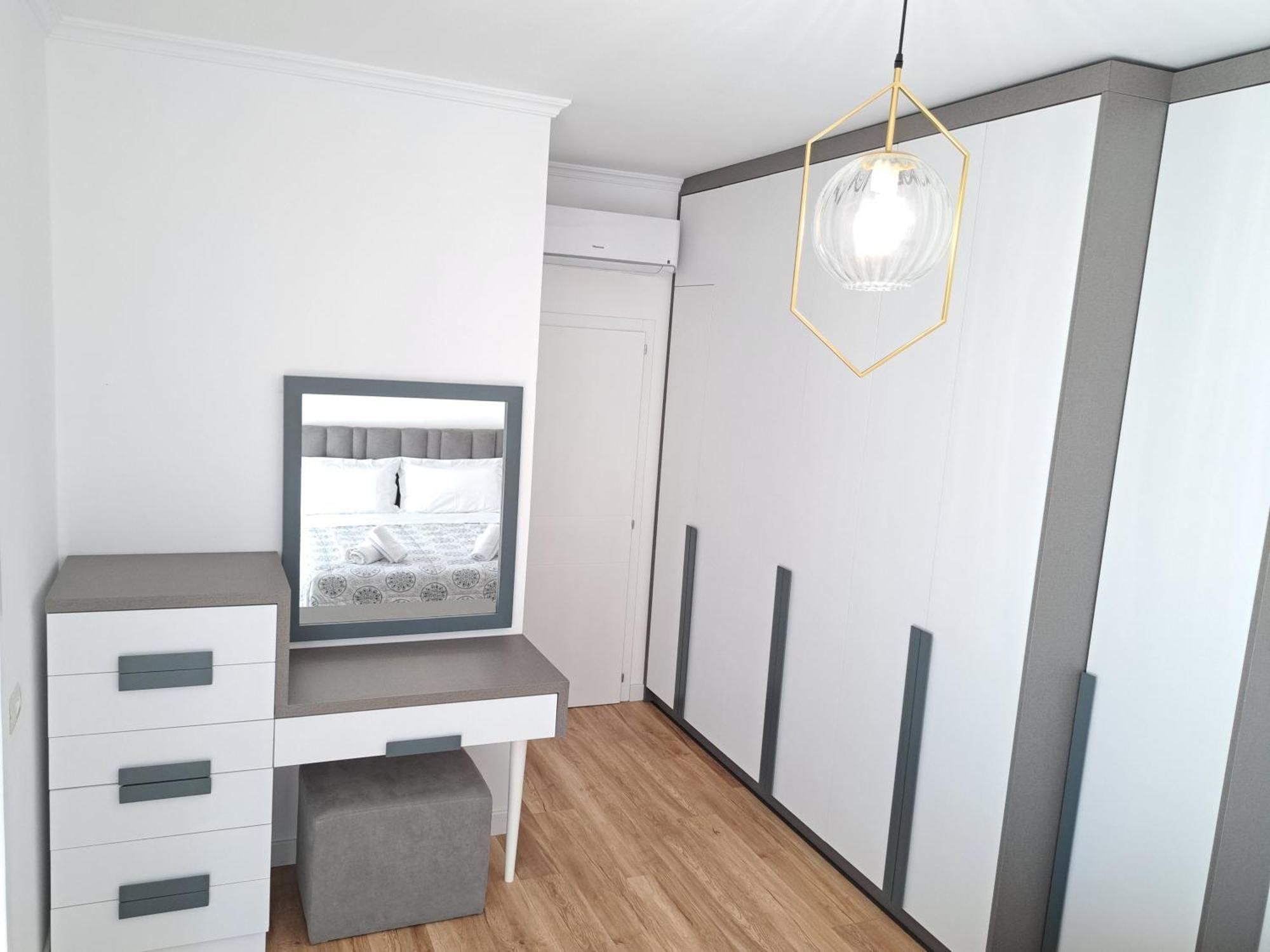 Pazari Luxury Central Apartment Тирана Екстериор снимка